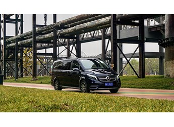 实力选手 试驾奔驰V260L长轴距豪华版 封面图