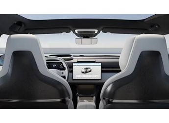 焕新极氪X内饰官图曝光！配备零重力座椅+电动滑移智慧屏 封面图