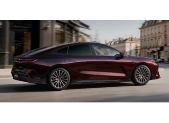 纯电225km+全场景智驾！吉利银河星耀8远航家上市：12.58万起，B+级插混家轿