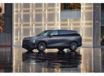 小鹏GX三排都能躺？内饰曝光后，这台大SUV适合家用吗