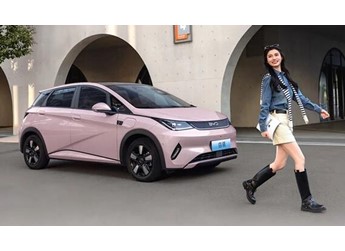 比亚迪海豚智驾版全系OTA升级:8大新功能 下车泊入会提醒路人 封面图